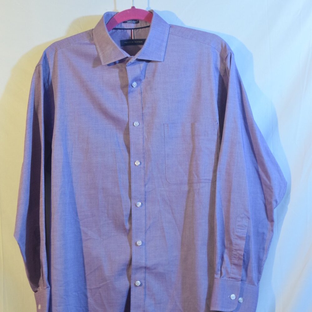 Tommy Hilfiger Dress Shirt Men's Large (15-15.5 32/33) Lavender Stretch